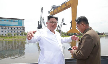 金正恩视察造船厂要求进一步发展朝鲜船舶工业