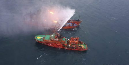 黑海两船爆燃事故或因美国制裁引起？