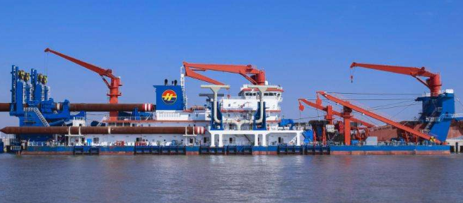 中国建造世界最大绞吸挖泥船“新海旭”起航