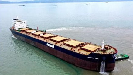 舟山中远海运重工首制81600吨散货船完成试航节点
