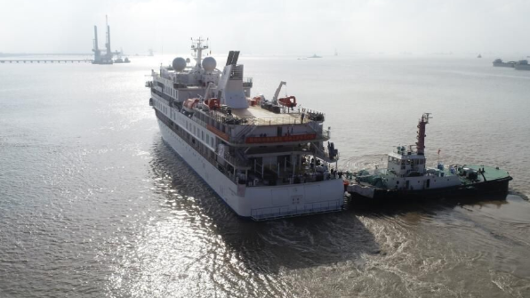 中国首制极地探险邮轮今日起航 中国首制极地探险邮轮今日起航