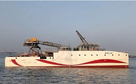 江苏大洋海装建造“雄程天威1”号风电运维船下水