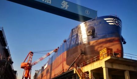 舟山中远海运重工首次实现新造项目船台阶段发电机动车